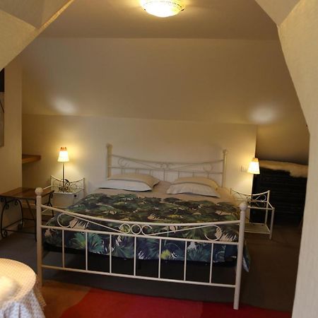 Au Coeur Des Vignes Bed & Breakfast Epernay Bagian luar foto